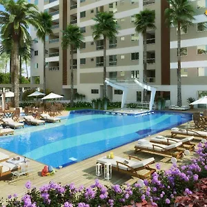 Novo Frente Mar Com Piscina Em Club Apartamento